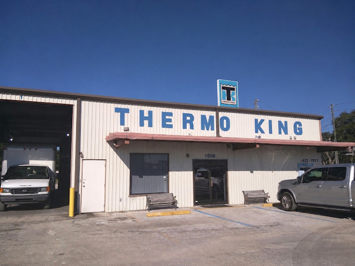 The front of TKSE's Haines City shop, with the Thermo King sign and logo